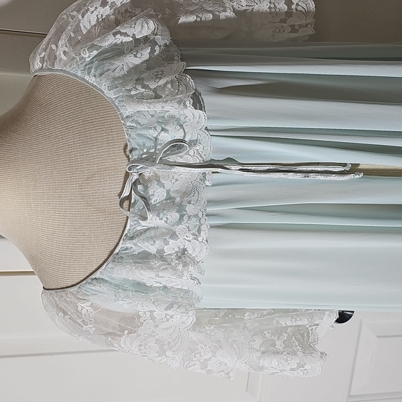 Miss Elaine Light Blue And White Lace,‎ long Vintage Robe. Oversized Small. - Picture 2 of 12